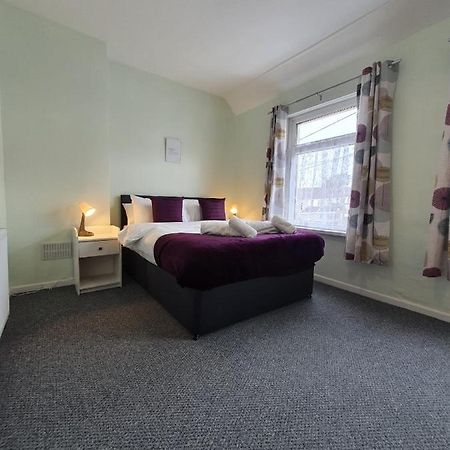 2 Bed House, Contractors & Holiday Guests Welcomed Dowlais Exterior photo