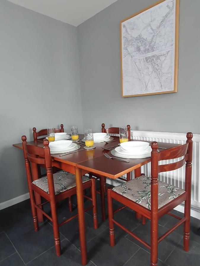 2 Bed House, Contractors & Holiday Guests Welcomed Dowlais Exterior photo